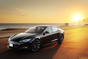 De bouw van een Tesla S in 5 minuten